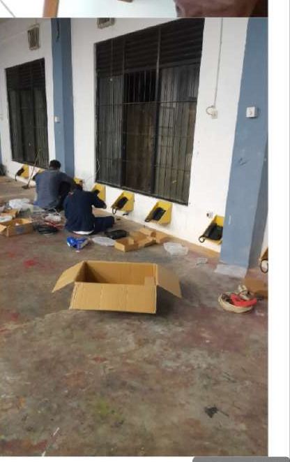Proses instalasi perangkat Smart Wartel di pondok pesantren